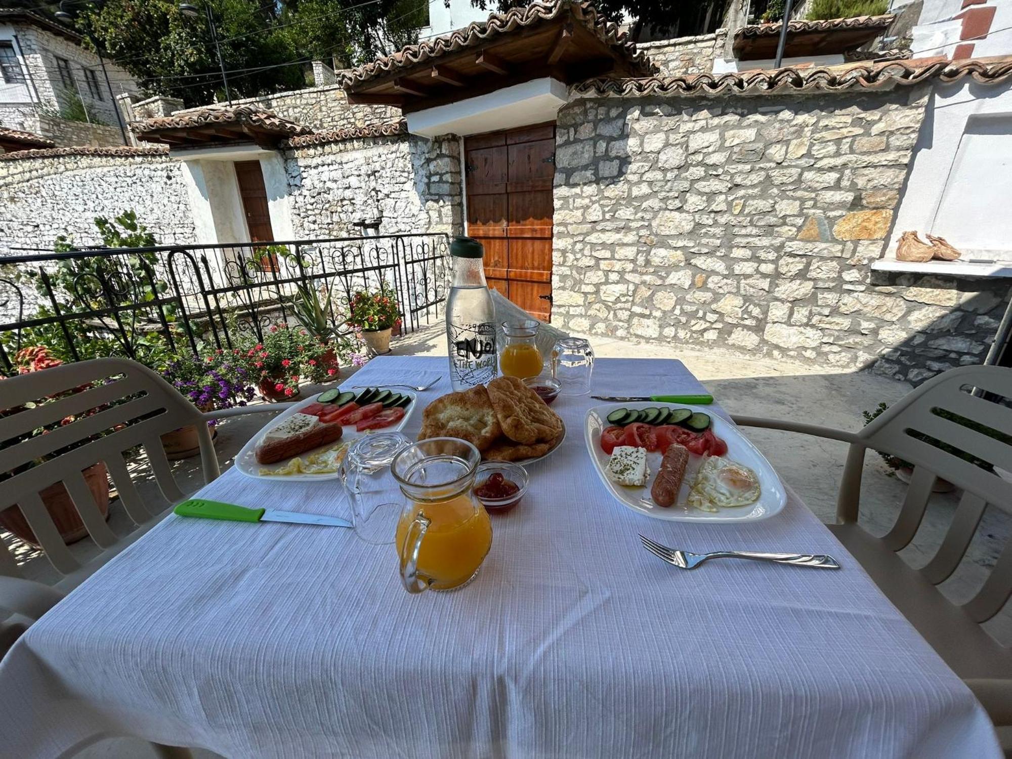Hotel Vila Vreko B&B Берат Экстерьер фото